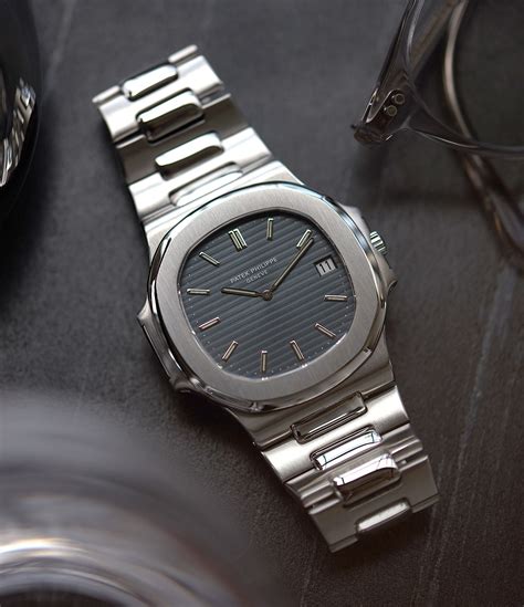 patek philippe nautilus datum sweep sekunden|Patek Philippe Vintage Patek Philippe Nautilus (Reference .